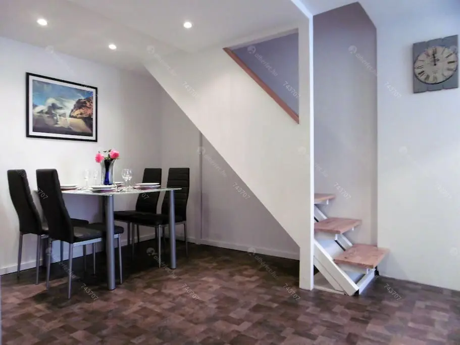 Kiadó albérlet 235000 Ft/hó áron: Budapest, VII. kerület  Király utca. Mérete: 31 nm, 1 szobás | Alberlet.hu - 6216039