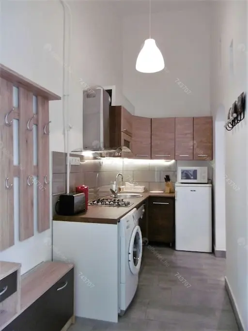 Kiadó albérlet 235000 Ft/hó áron: Budapest, VII. kerület  Király utca. Mérete: 31 nm, 1 szobás | Alberlet.hu - 6216042