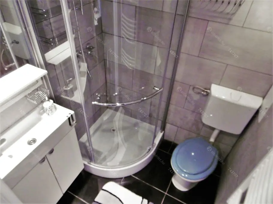 Kiadó albérlet 235000 Ft/hó áron: Budapest, VII. kerület  Király utca. Mérete: 31 nm, 1 szobás | Alberlet.hu - 6216044