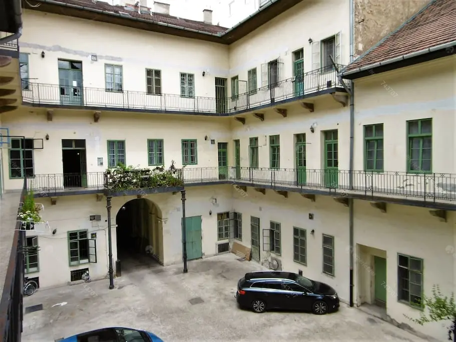 Kiadó albérlet 235000 Ft/hó áron: Budapest, VII. kerület  Király utca. Mérete: 31 nm, 1 szobás | Alberlet.hu - 6216048