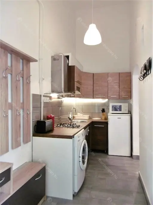 Kiadó albérlet 235000 Ft/hó áron: Budapest, VII. kerület  Király utca. Mérete: 32 nm, 1 szobás | Alberlet.hu - 6705193