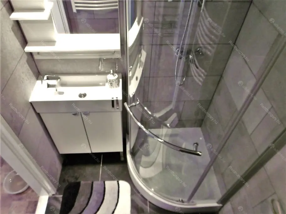 Kiadó albérlet 235000 Ft/hó áron: Budapest, VII. kerület  Király utca. Mérete: 32 nm, 1 szobás | Alberlet.hu - 6705202