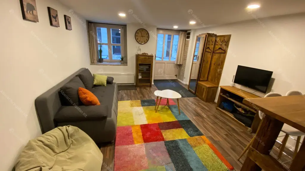 Kiadó albérlet 260000 Ft/hó áron: Budapest, VII. kerület  Király utca. Mérete: 46 nm, 2 szobás | Alberlet.hu - 6649302