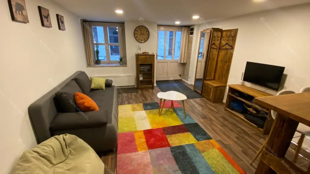 Kiadó albérlet 220000 Ft/hó áron: Budapest, VII. kerület  Király utca. Mérete: 46 nm, 2 szobás | Alberlet.hu - 6654839