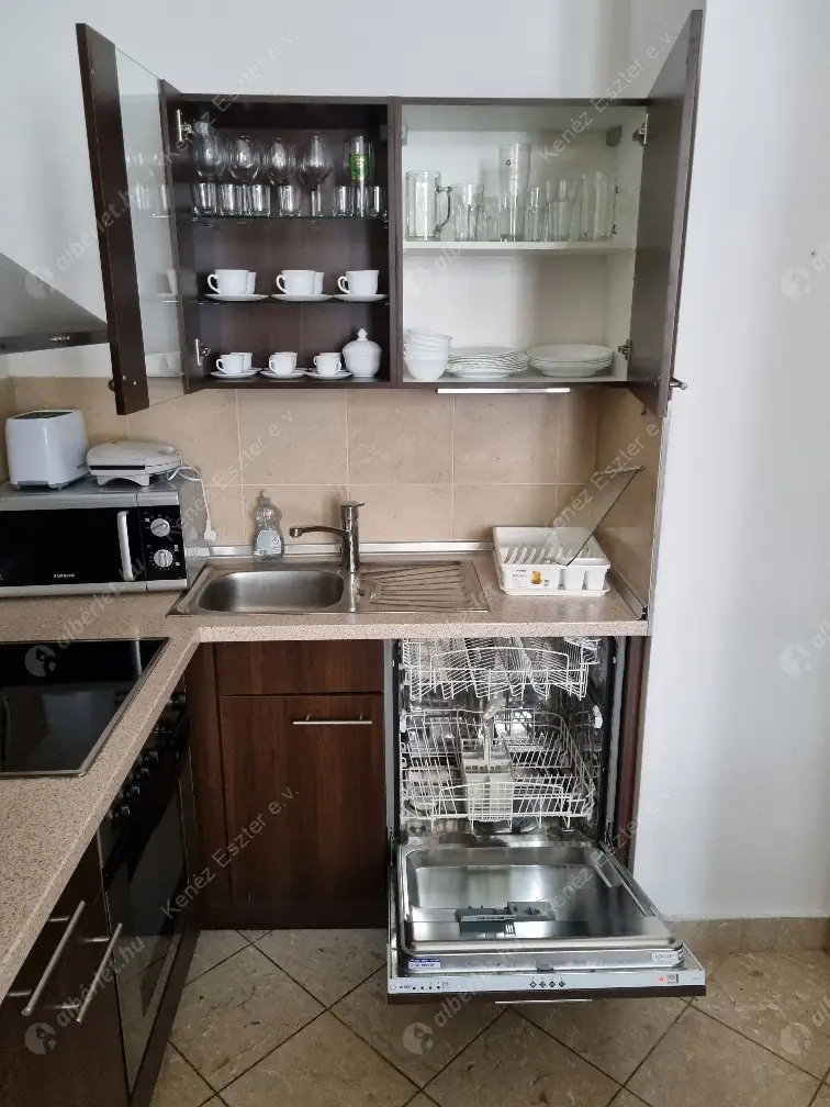 Kiadó albérlet 280000 Ft/hó áron: Budapest, VII. kerület  Király utca. Mérete: 47 nm, 1 szobás | Alberlet.hu - 6633897