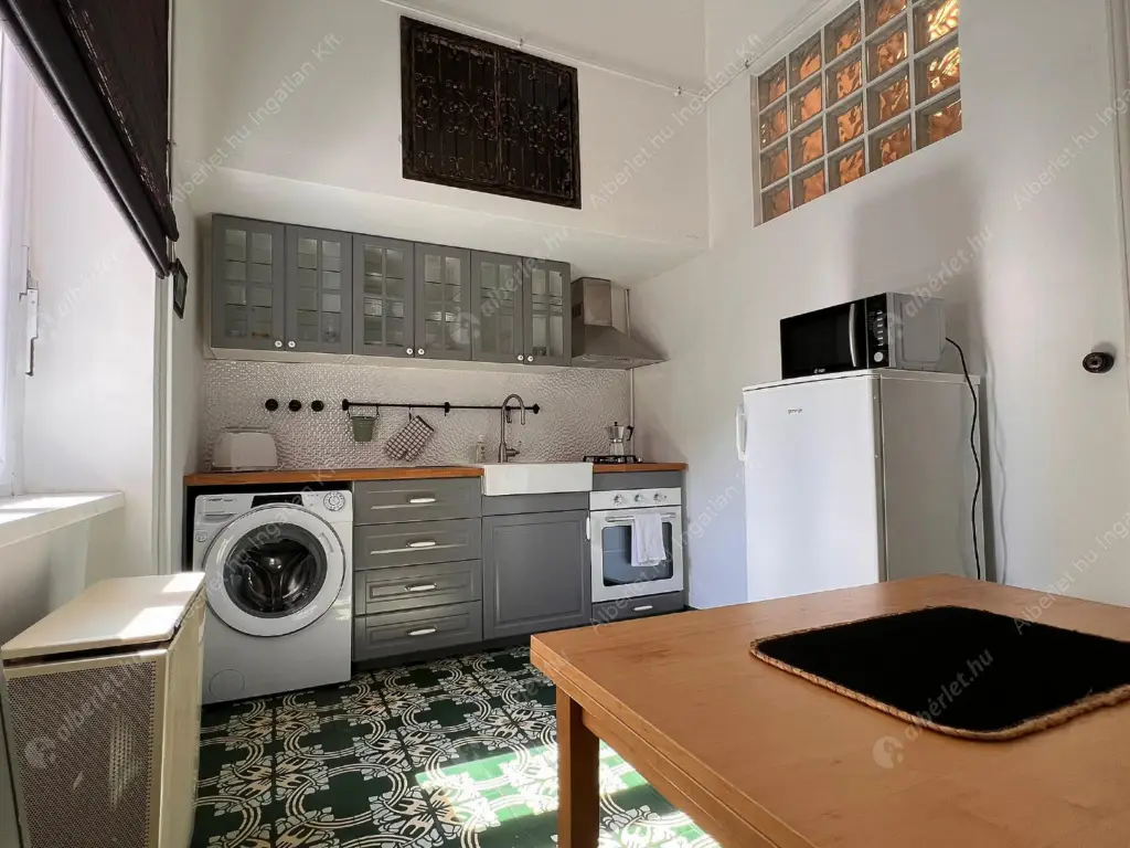 Kiadó albérlet 250000 Ft/hó áron: Budapest, VII. kerület  Király utca. Mérete: 57 nm, 2 szobás | Alberlet.hu - 6611498