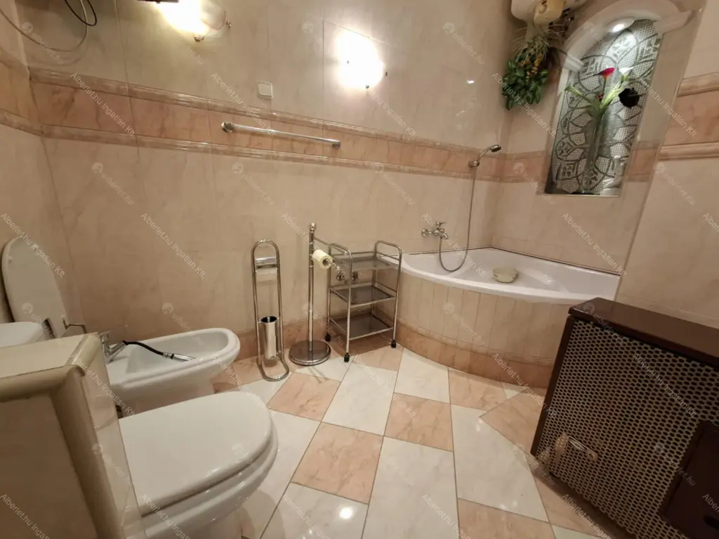 Kiadó albérlet 450000 Ft/hó áron: Budapest, VII. kerület  Király utca. Mérete: 64 nm, 2 szobás | Alberlet.hu - 6690391