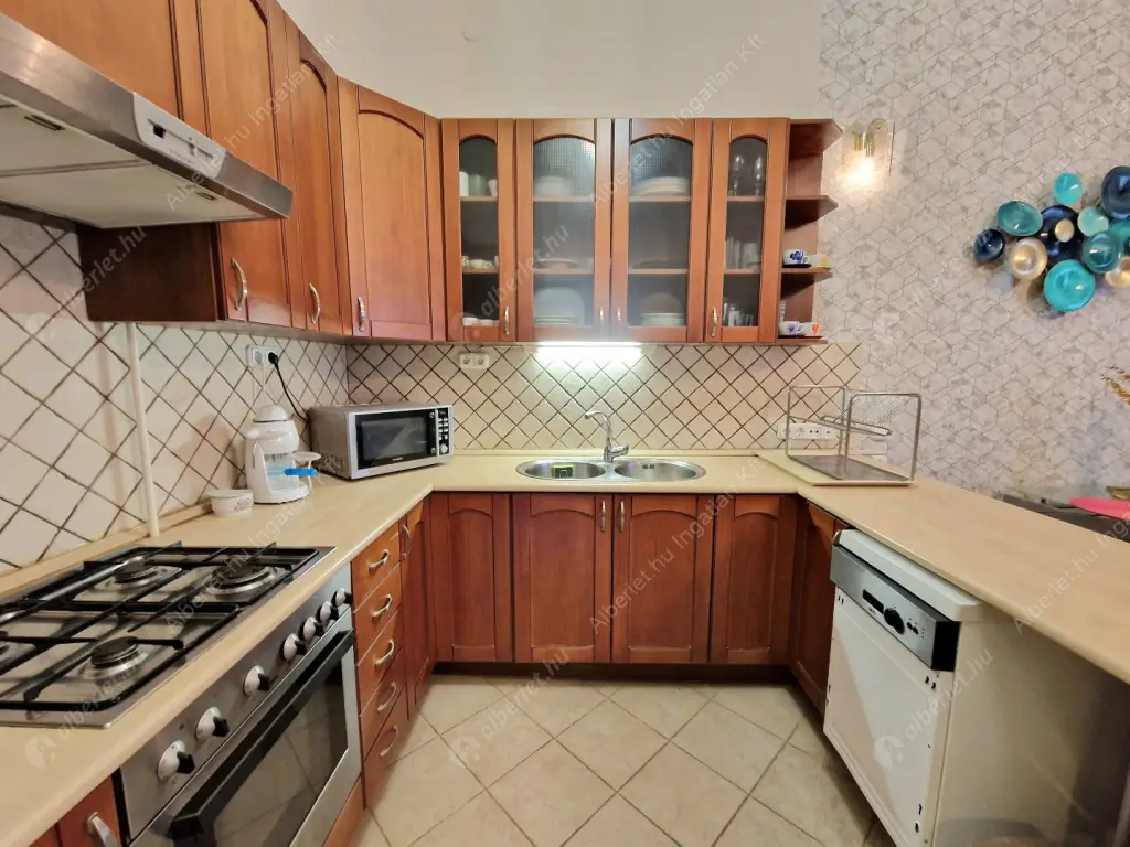 Kiadó albérlet 280000 Ft/hó áron: Budapest, VII. kerület  Király utca. Mérete: 73 nm, 2 szobás | Alberlet.hu - 6569849