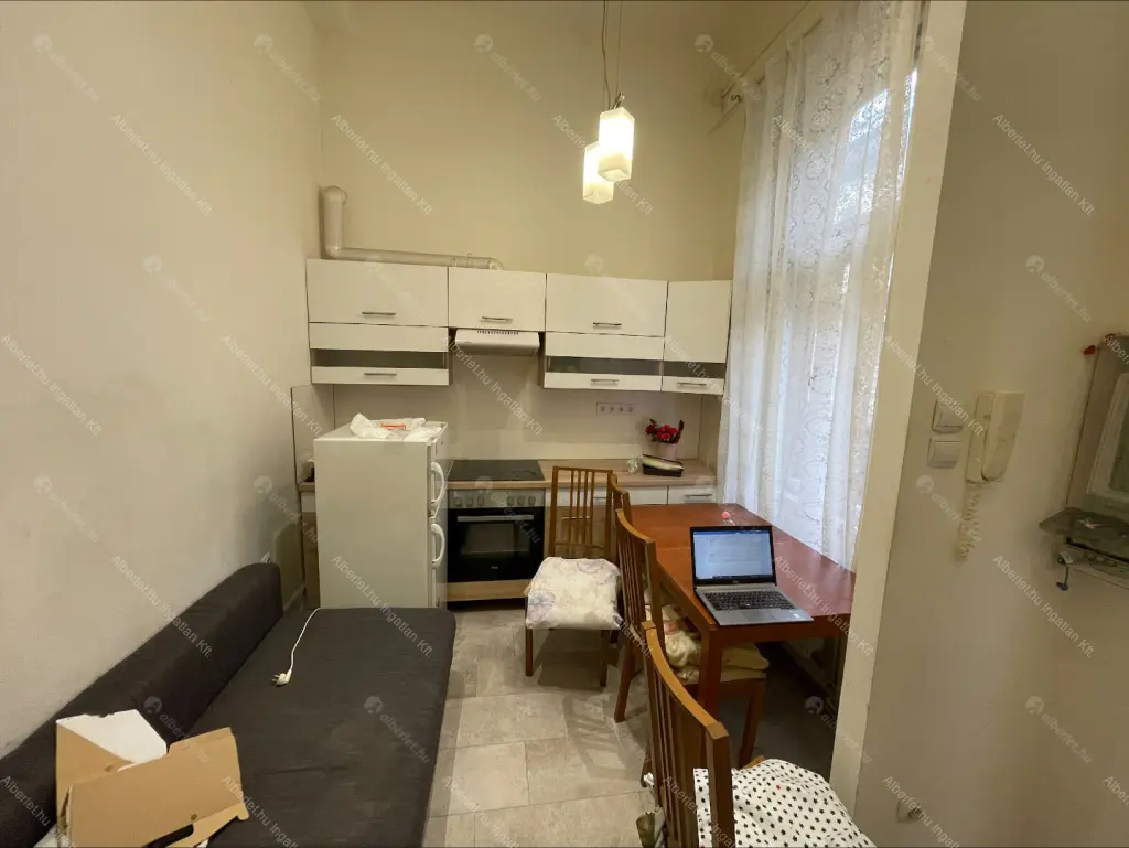 Kiadó albérlet 230000 Ft/hó áron: Budapest, VII. kerület  Klauzál tér. Mérete: 34 nm, 2 szobás | Alberlet.hu - 6648572