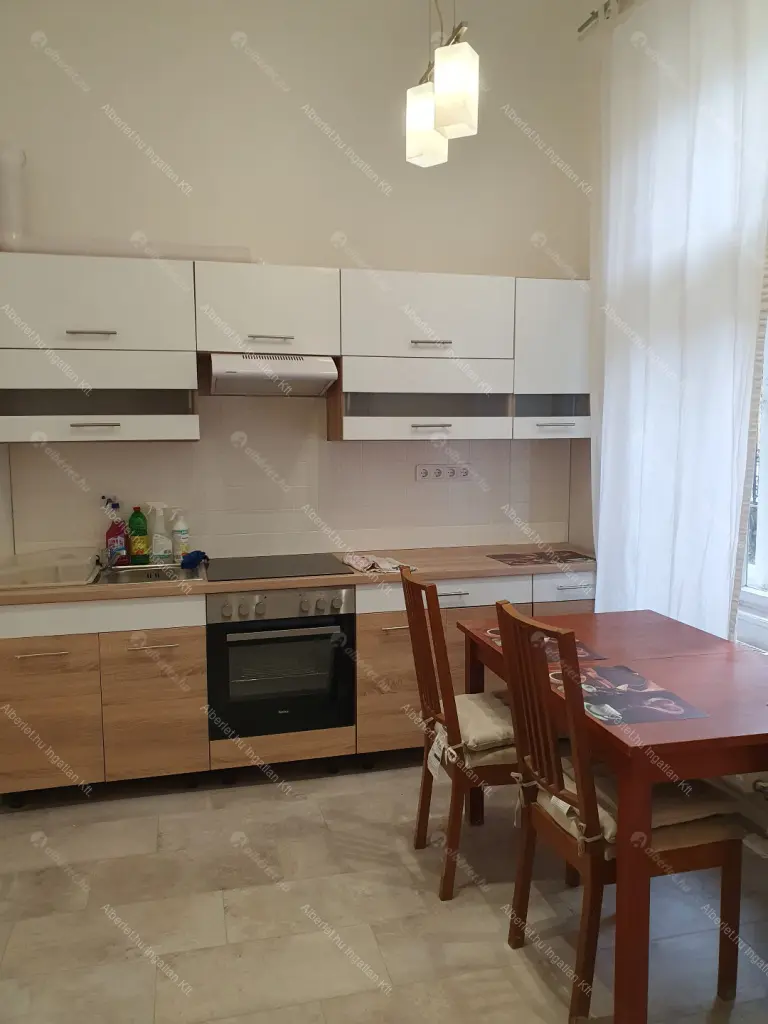 Kiadó albérlet 230000 Ft/hó áron: Budapest, VII. kerület  Klauzál tér. Mérete: 34 nm, 2 szobás | Alberlet.hu - 6648576