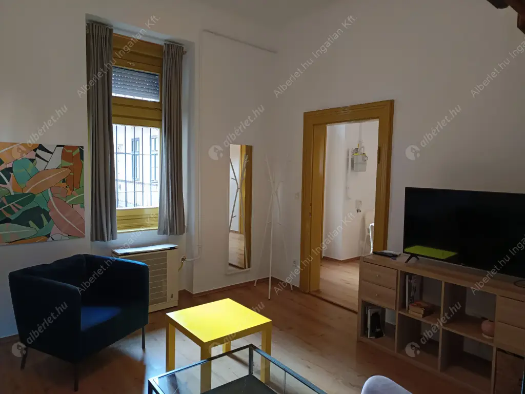 Kiadó albérlet 250000 Ft/hó áron: Budapest, VII. kerület  Klauzál tér. Mérete: 37 nm, 1 szobás | Alberlet.hu - 6582564