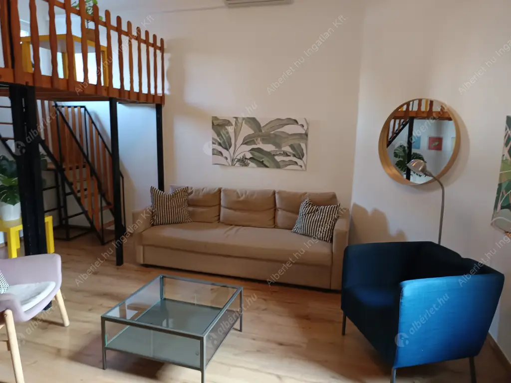 Kiadó albérlet 250000 Ft/hó áron: Budapest, VII. kerület  Klauzál tér. Mérete: 37 nm, 1 szobás | Alberlet.hu - 6589104