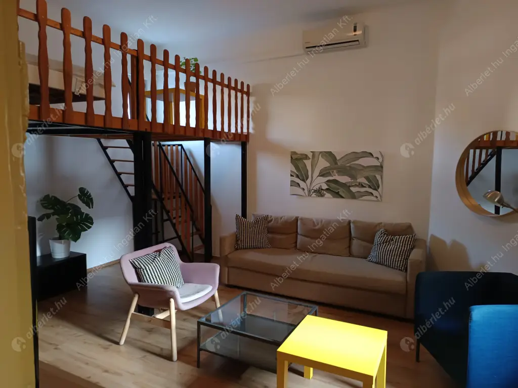 Kiadó albérlet 250000 Ft/hó áron: Budapest, VII. kerület  Klauzál tér. Mérete: 37 nm, 1 szobás | Alberlet.hu - 6589105