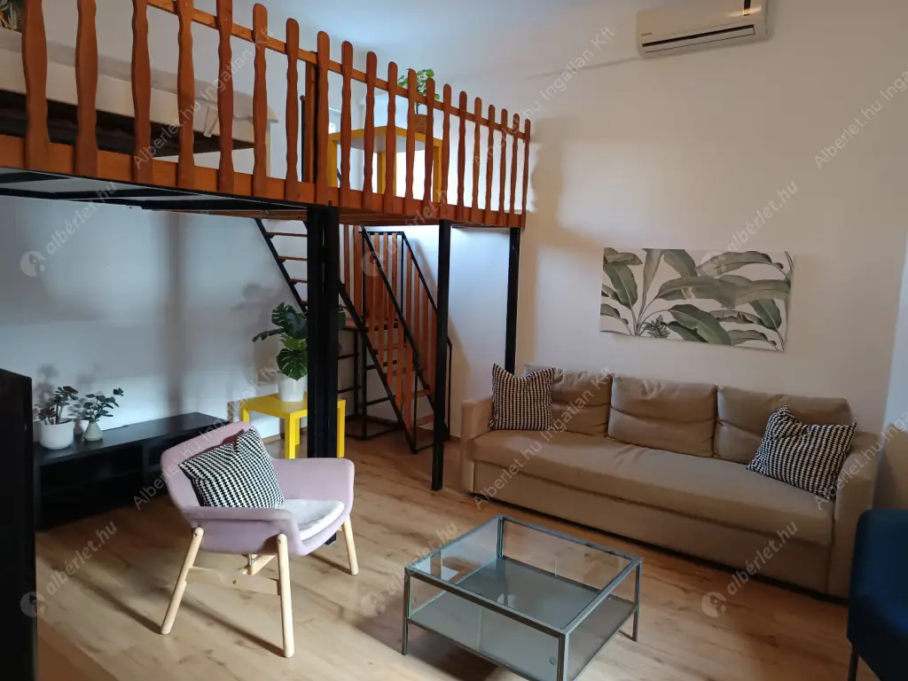 Kiadó albérlet 250000 Ft/hó áron: Budapest, VII. kerület  Klauzál tér. Mérete: 37 nm, 1 szobás | Alberlet.hu - 6589106