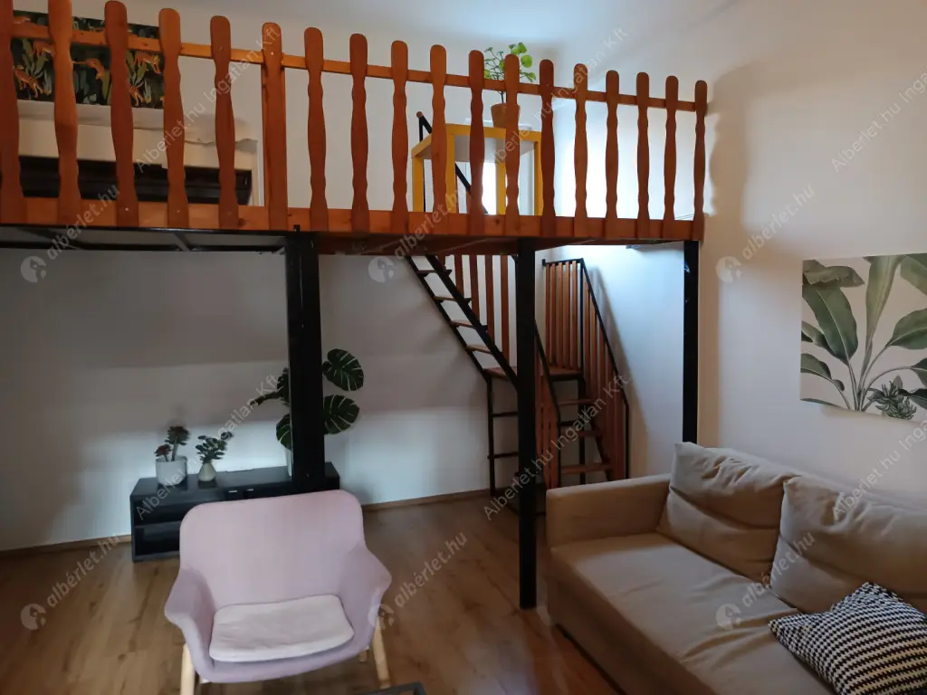 Kiadó albérlet 250000 Ft/hó áron: Budapest, VII. kerület  Klauzál tér. Mérete: 37 nm, 1 szobás | Alberlet.hu - 6589113