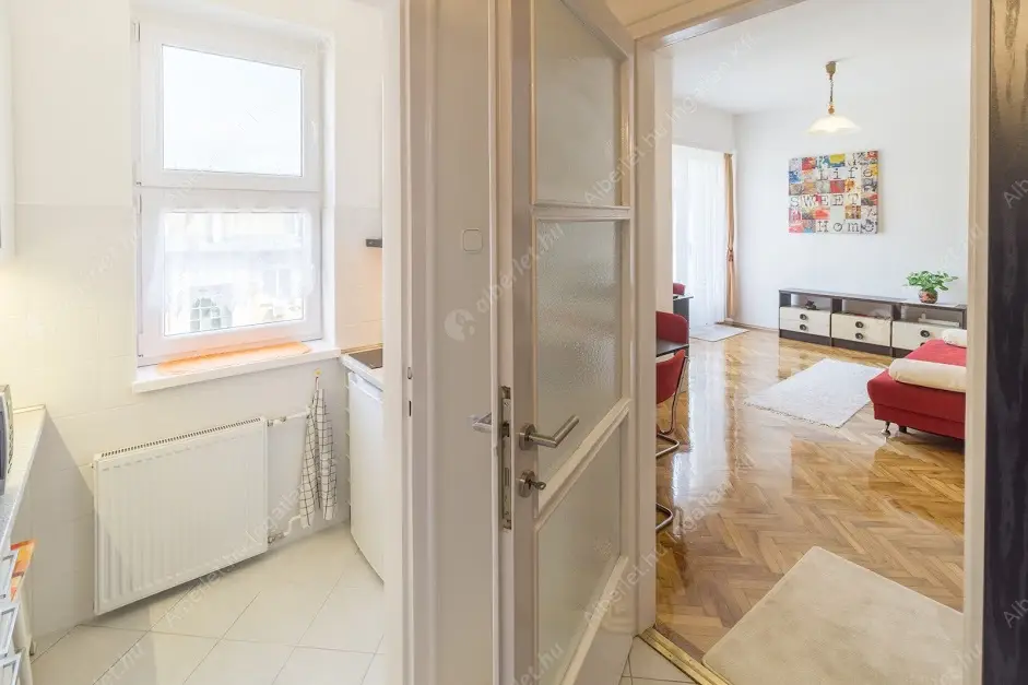 Kiadó albérlet 240000 Ft/hó áron: Budapest, VII. kerület  Madách Imre tér. Mérete: 30 nm, 1 szobás | Alberlet.hu - 6580359