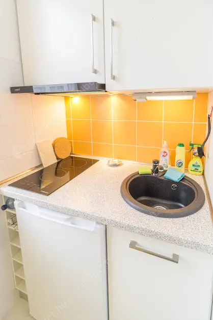 Kiadó albérlet 240000 Ft/hó áron: Budapest, VII. kerület  Madách Imre tér. Mérete: 30 nm, 1 szobás | Alberlet.hu - 6580366