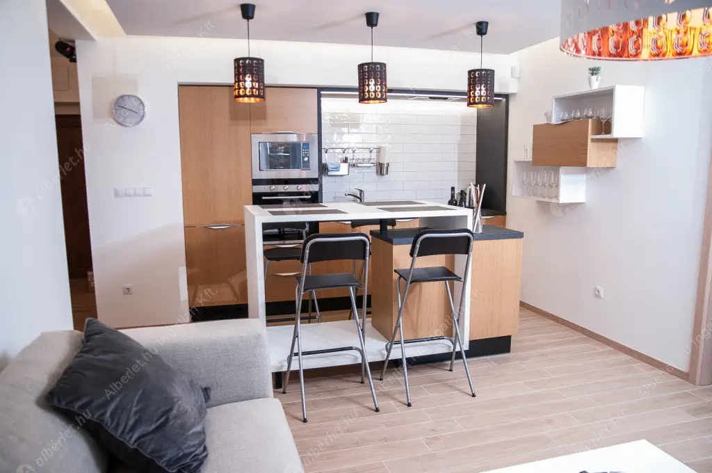 Kiadó albérlet 408000 Ft/hó áron: Budapest, VII. kerület  Madách Imre tér. Mérete: 59 nm, 2 szobás | Alberlet.hu - 6517396