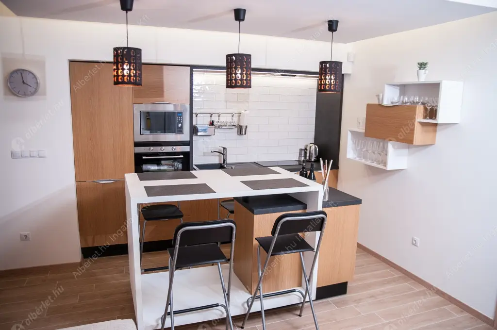 Kiadó albérlet 408000 Ft/hó áron: Budapest, VII. kerület  Madách Imre tér. Mérete: 59 nm, 2 szobás | Alberlet.hu - 6517405