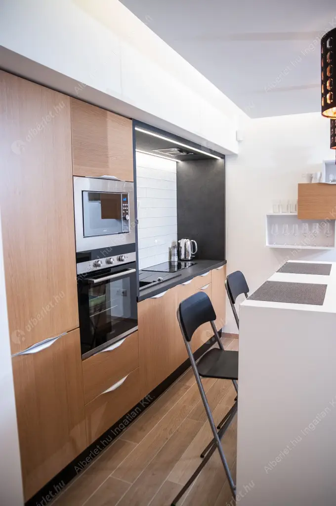 Kiadó albérlet 408000 Ft/hó áron: Budapest, VII. kerület  Madách Imre tér. Mérete: 59 nm, 2 szobás | Alberlet.hu - 6517406