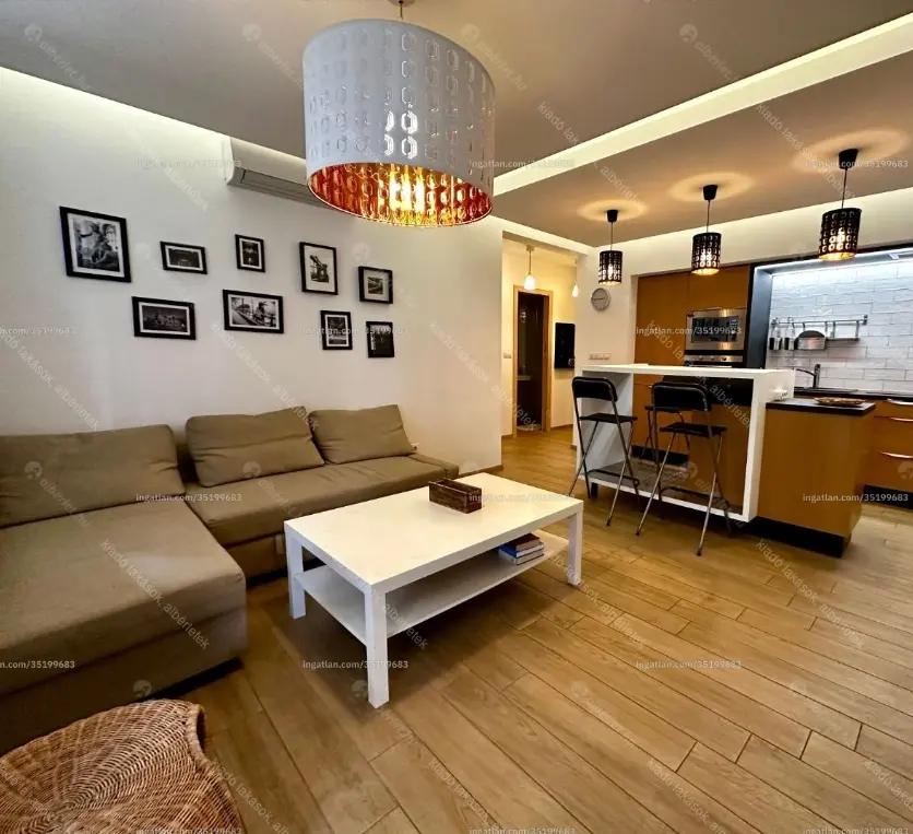 Kiadó albérlet 360000 Ft/hó áron: Budapest, VII. kerület  Madách Imre tér. Mérete: 60 nm, 2 szobás | Alberlet.hu - 6647835