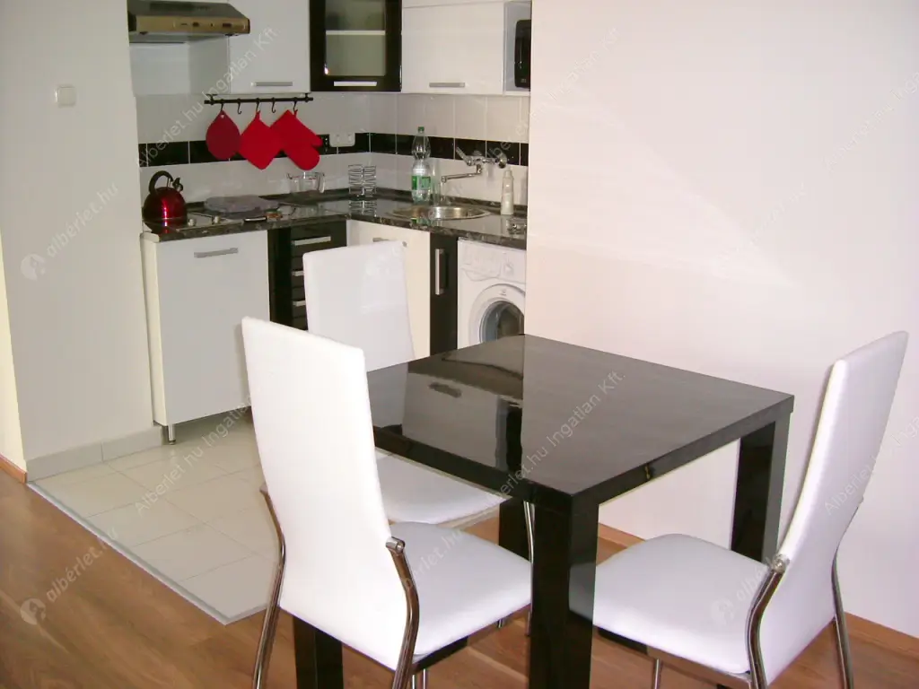 Kiadó albérlet 280000 Ft/hó áron: Budapest, VII. kerület  Madách Imre út. Mérete: 52 nm, 2 szobás | Alberlet.hu - 6557989