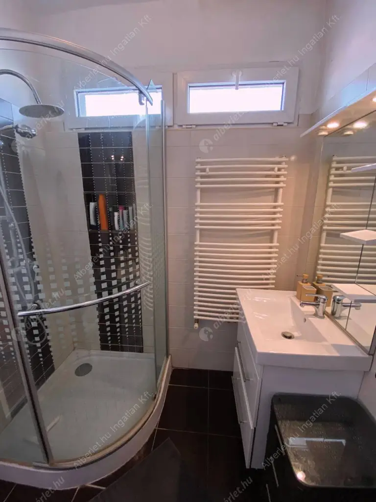 Kiadó albérlet 280000 Ft/hó áron: Budapest, VII. kerület  Madách Imre út. Mérete: 52 nm, 2 szobás | Alberlet.hu - 6557993