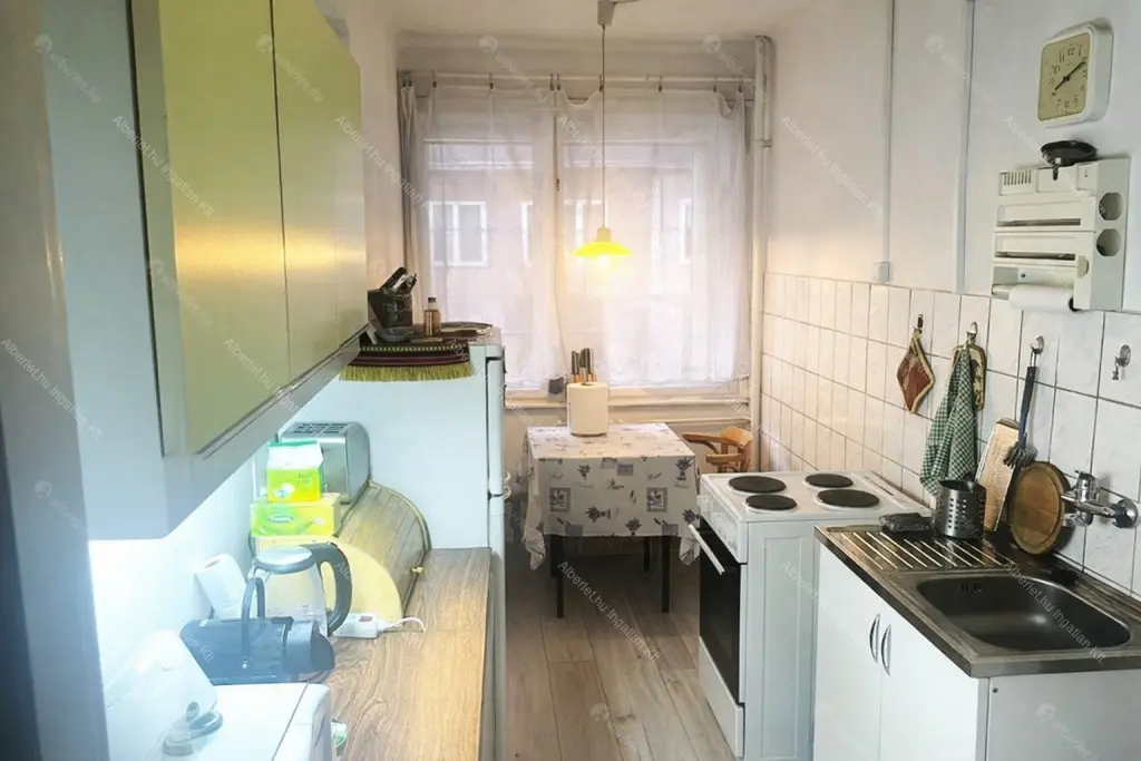 Kiadó albérlet 295000 Ft/hó áron: Budapest, VII. kerület  Madách Imre út. Mérete: 73 nm, 2 szobás | Alberlet.hu - 6703309