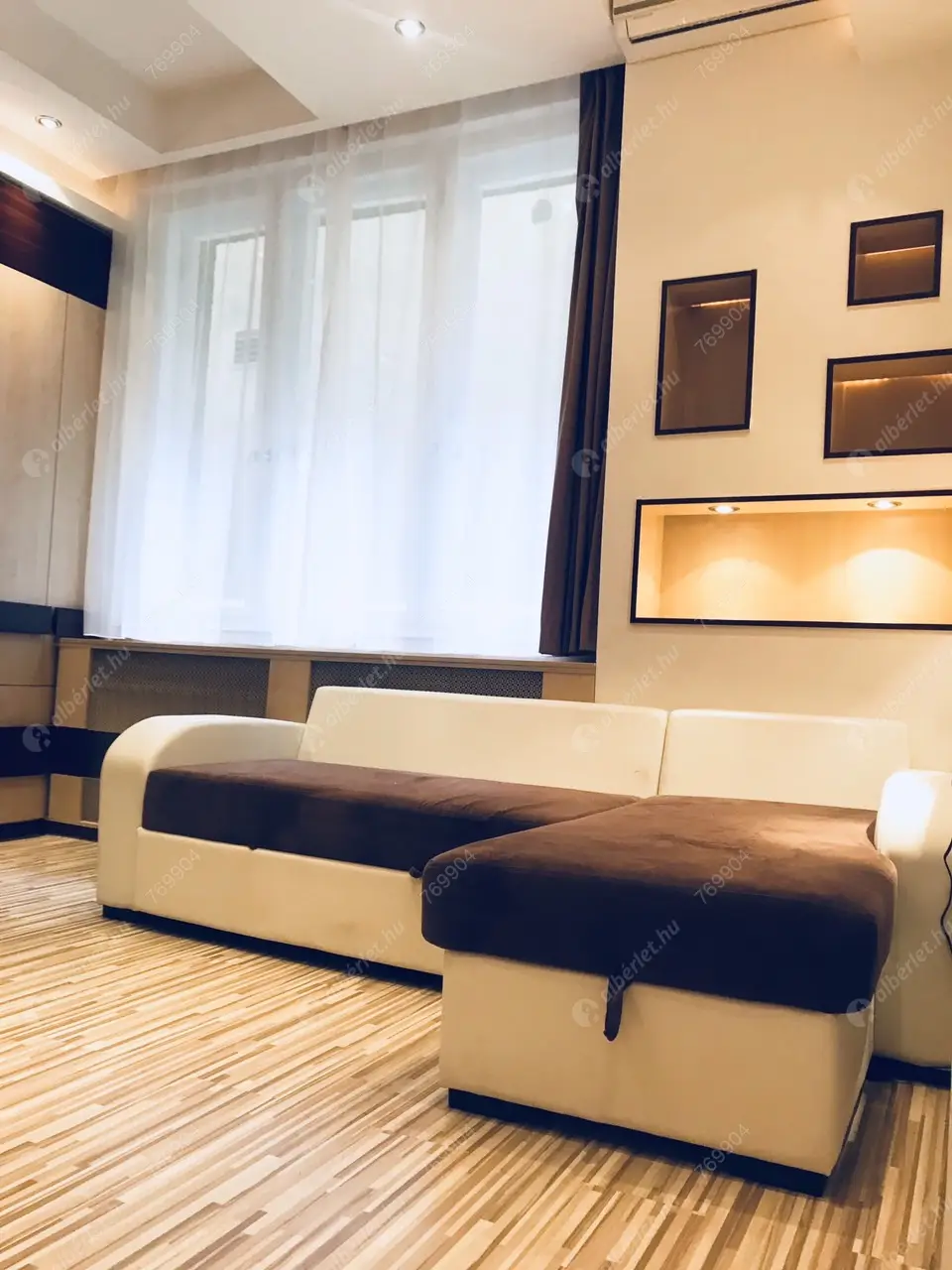 Kiadó albérlet 230000 Ft/hó áron: Budapest, VII. kerület  Madách tér. Mérete: 27 nm, 1 szobás | Alberlet.hu - 6563212