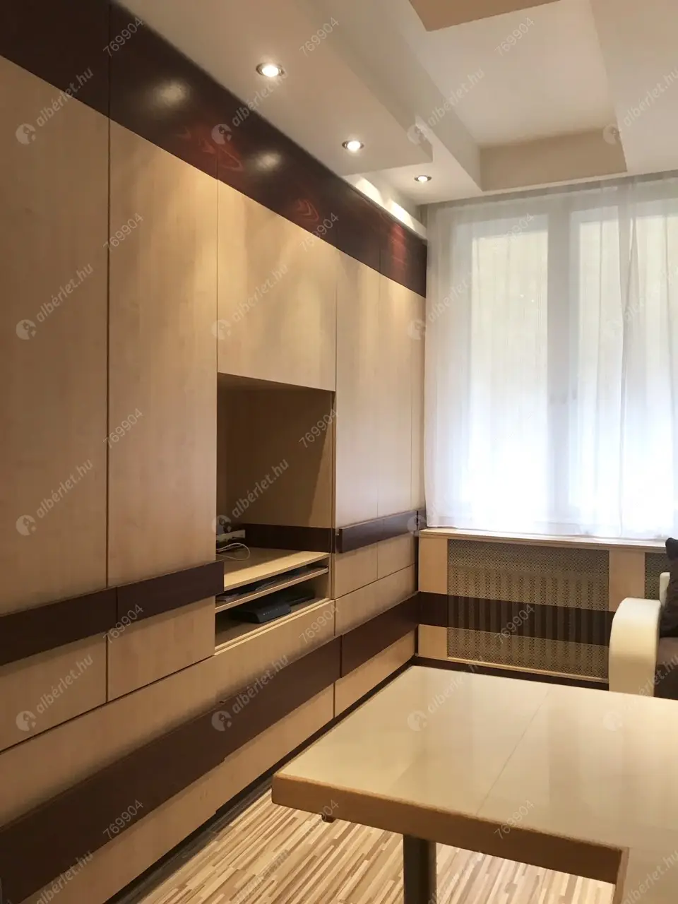 Kiadó albérlet 230000 Ft/hó áron: Budapest, VII. kerület  Madách tér. Mérete: 27 nm, 1 szobás | Alberlet.hu - 6563215