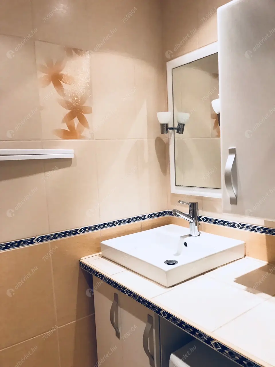 Kiadó albérlet 230000 Ft/hó áron: Budapest, VII. kerület  Madách tér. Mérete: 27 nm, 1 szobás | Alberlet.hu - 6563216