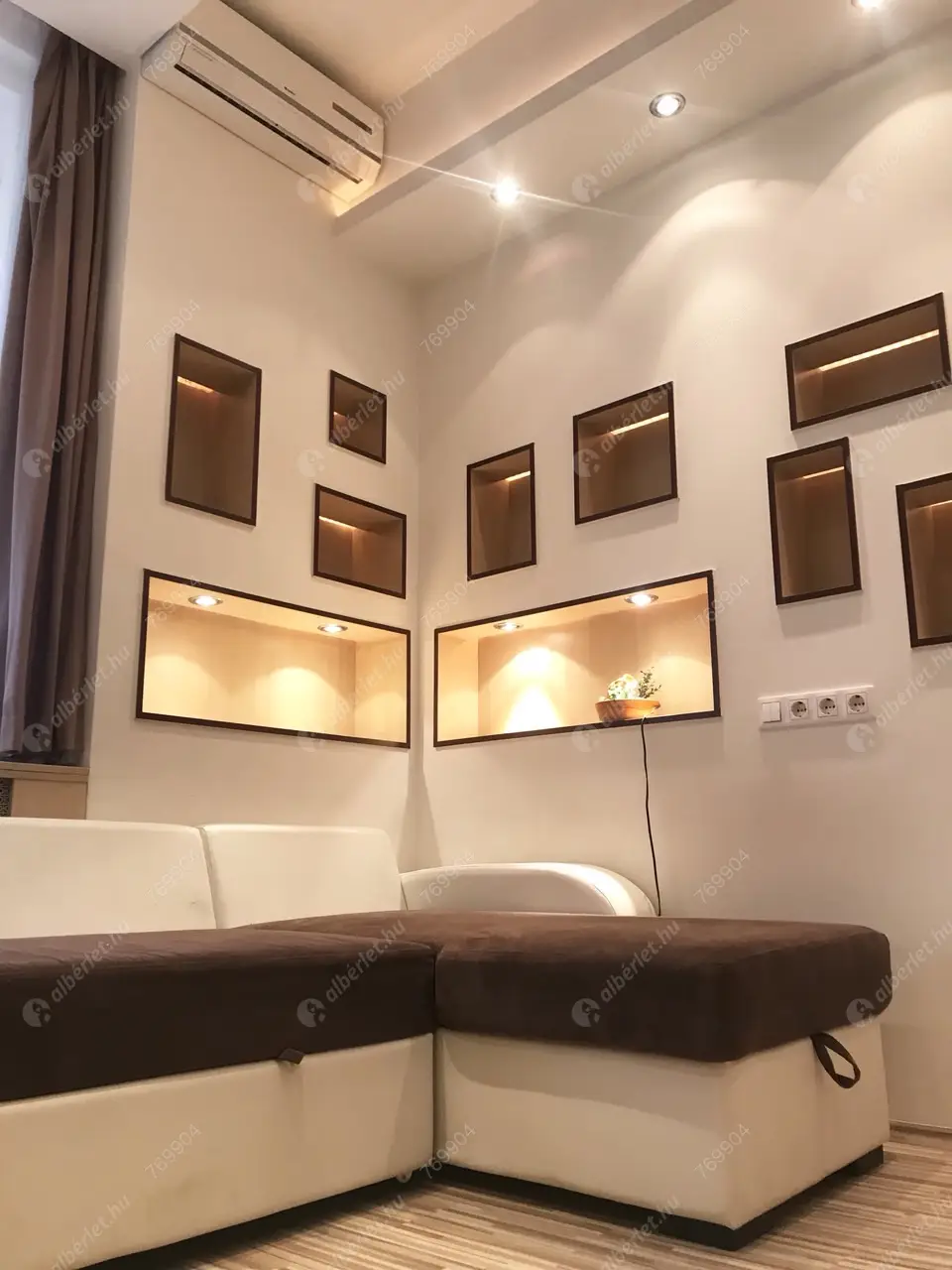 Kiadó albérlet 230000 Ft/hó áron: Budapest, VII. kerület  Madách tér. Mérete: 27 nm, 1 szobás | Alberlet.hu - 6563217