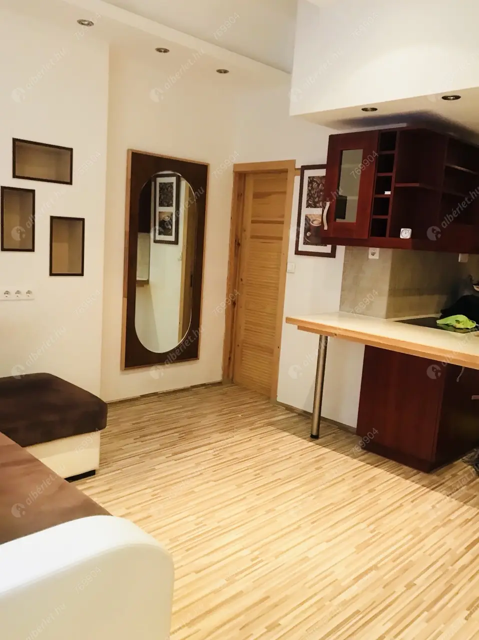 Kiadó albérlet 230000 Ft/hó áron: Budapest, VII. kerület  Madách tér. Mérete: 27 nm, 1 szobás | Alberlet.hu - 6563222