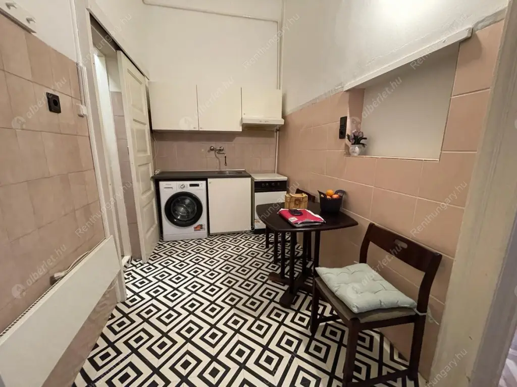 Kiadó albérlet 165000 Ft/hó áron: Budapest, VII. kerület  Murányi utca. Mérete: 30 nm, 1 szobás | Alberlet.hu - 6464941