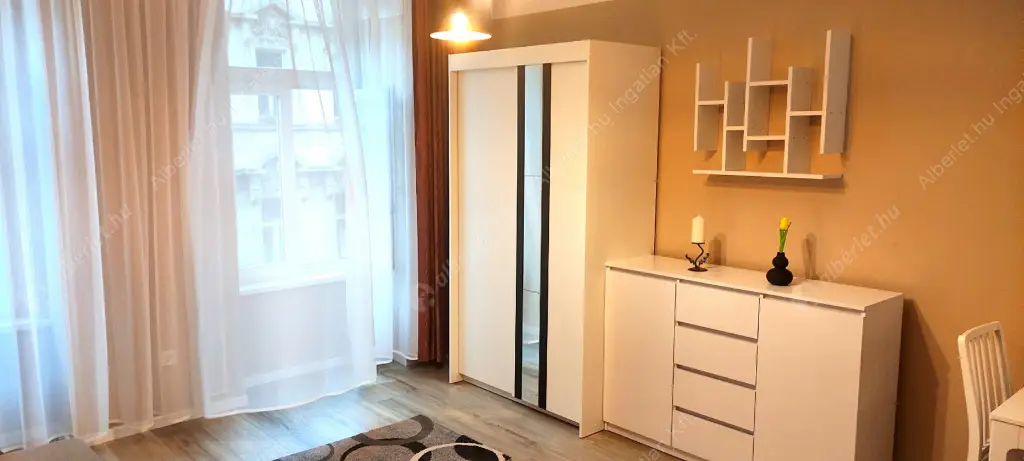 Kiadó albérlet 210000 Ft/hó áron: Budapest, VII. kerület  Murányi utca. Mérete: 30 nm, 1 szobás | Alberlet.hu - 6604523