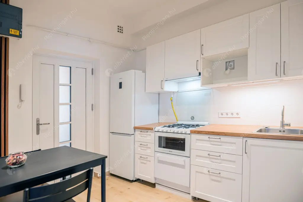 Kiadó albérlet 280000 Ft/hó áron: Budapest, VII. kerület  Murányi utca. Mérete: 41 nm, 1 szobás | Alberlet.hu - 6554710