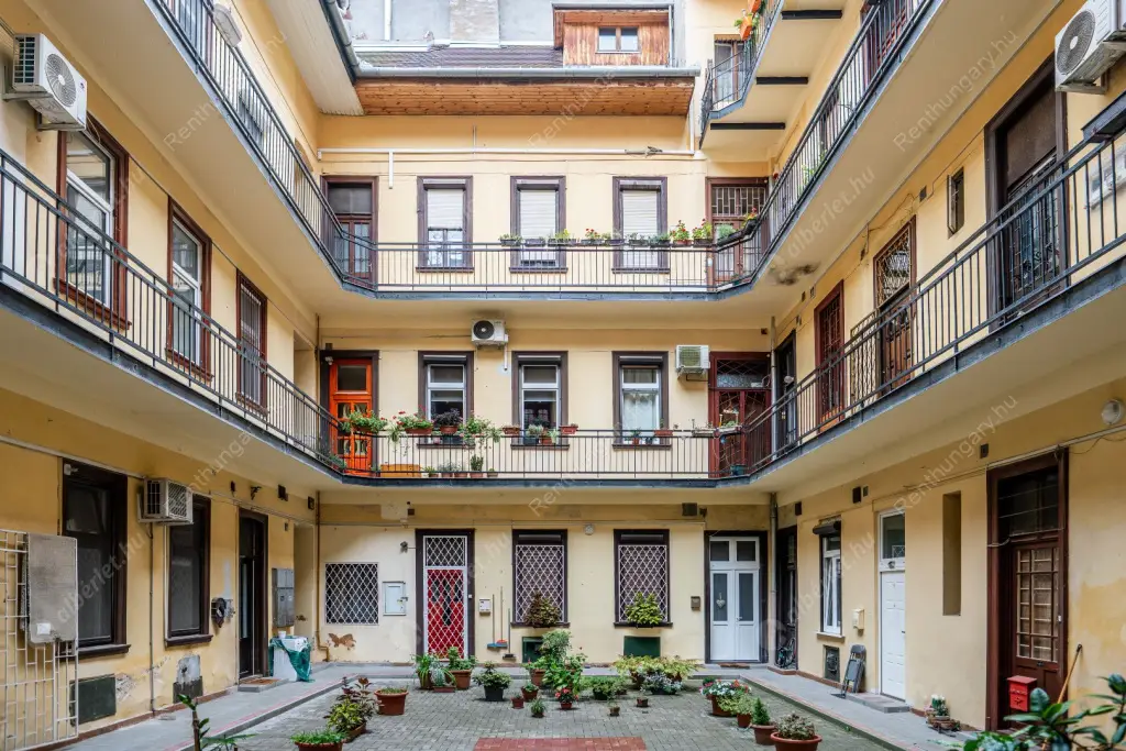 Kiadó albérlet 280000 Ft/hó áron: Budapest, VII. kerület  Murányi utca. Mérete: 41 nm, 1 szobás | Alberlet.hu - 6554727