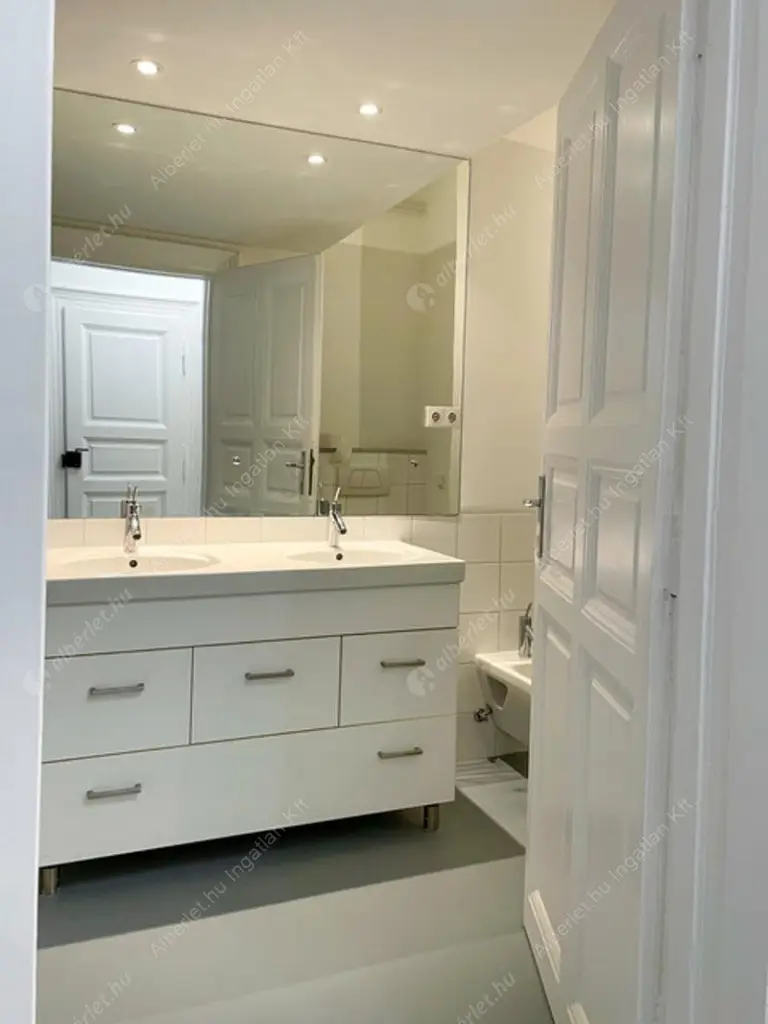 Kiadó albérlet 300000 Ft/hó áron: Budapest, VII. kerület  Murányi utca. Mérete: 68 nm, 2 szobás | Alberlet.hu - 6613105