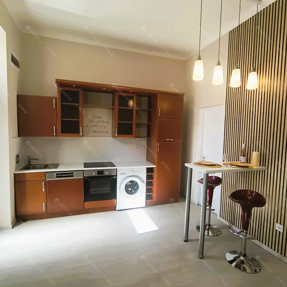 Kiadó albérlet 190000 Ft/hó áron: Budapest, VII. kerület  Nefelejcs . Mérete: 30 nm, 1 szobás | Alberlet.hu - 6706935