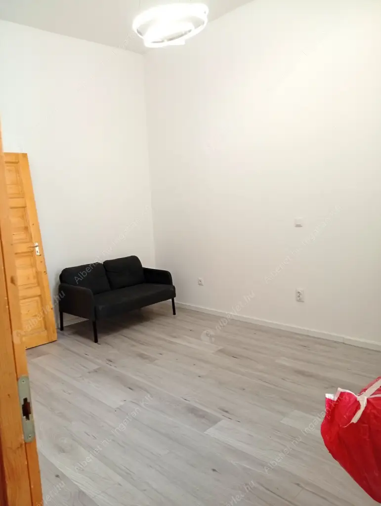 Kiadó albérlet 190000 Ft/hó áron: Budapest, VII. kerület  Nefelejcs utca. Mérete: 28 nm, 1 szobás | Alberlet.hu - 6597286