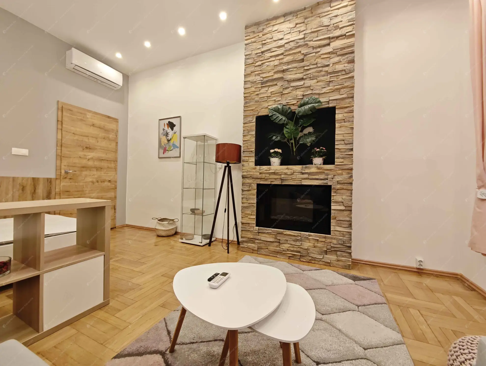 Kiadó albérlet 210000 Ft/hó áron: Budapest, VII. kerület  Nefelejcs utca. Mérete: 32 nm, 1 szobás | Alberlet.hu - 6596103