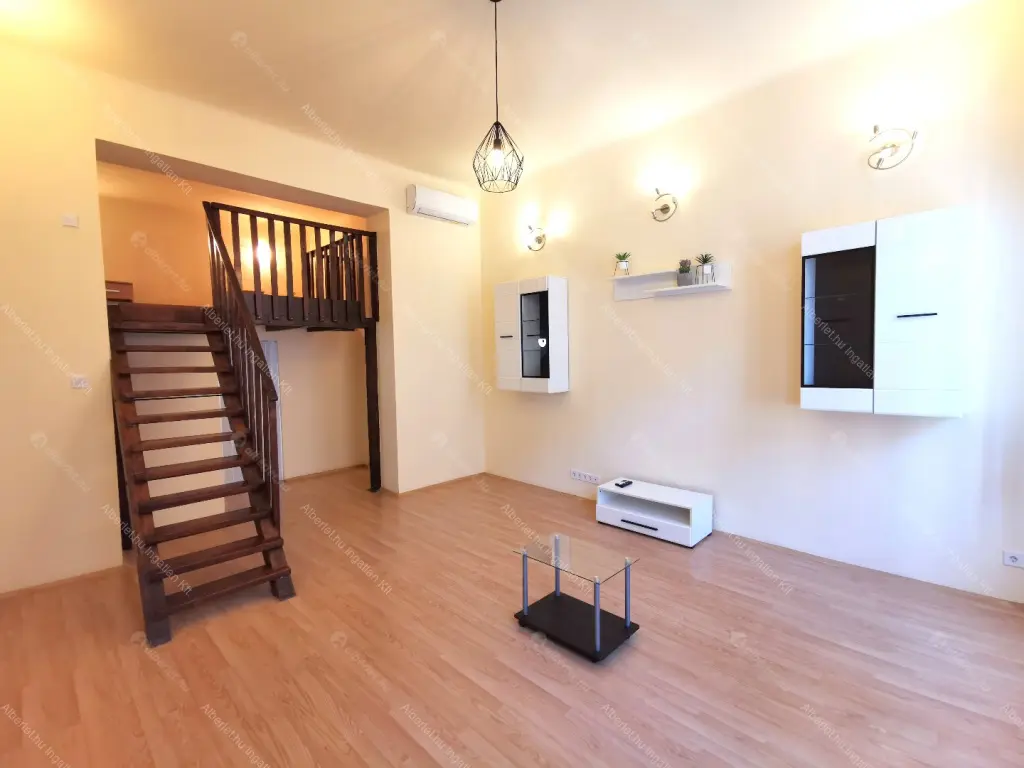 Kiadó albérlet 200000 Ft/hó áron: Budapest, VII. kerület  Nefelejcs utca. Mérete: 48 nm, 1 szobás | Alberlet.hu - 6705418