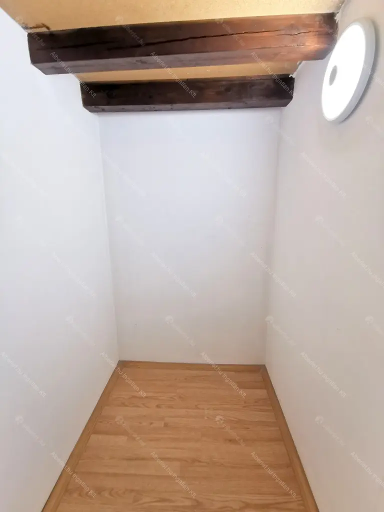 Kiadó albérlet 200000 Ft/hó áron: Budapest, VII. kerület  Nefelejcs utca. Mérete: 48 nm, 1 szobás | Alberlet.hu - 6705424