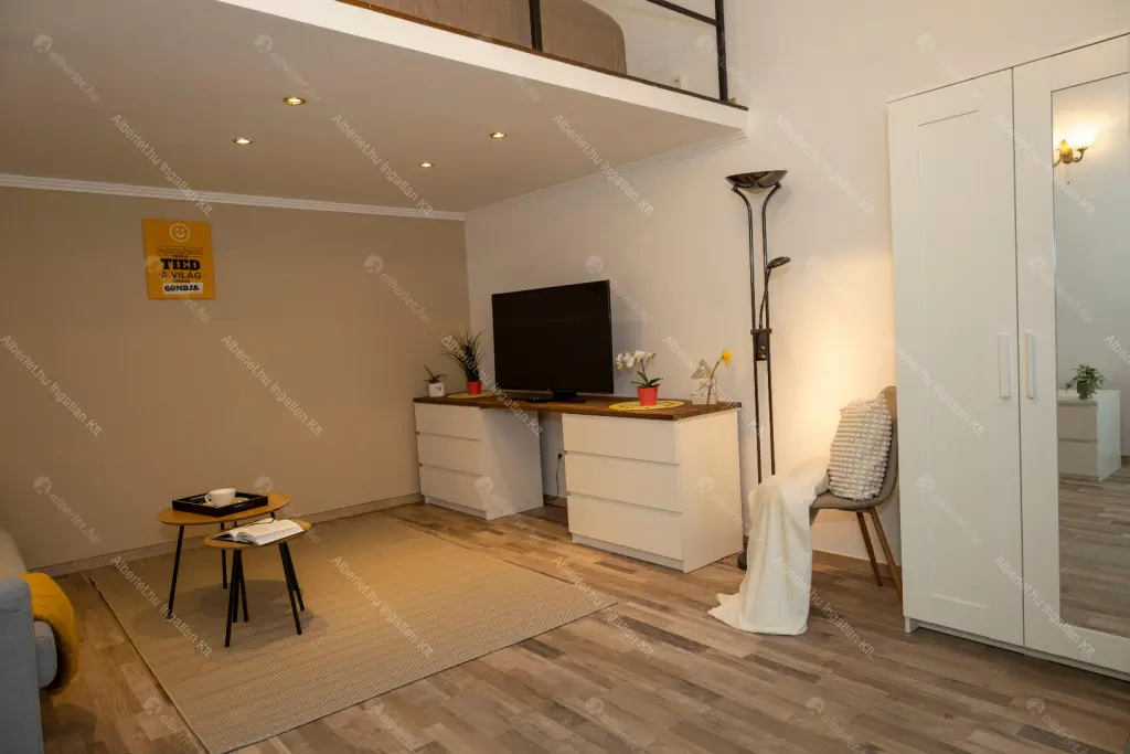 Kiadó albérlet 260000 Ft/hó áron: Budapest, VII. kerület  Peterdy utca. Mérete: 60 nm, 1 szobás | Alberlet.hu - 6678203