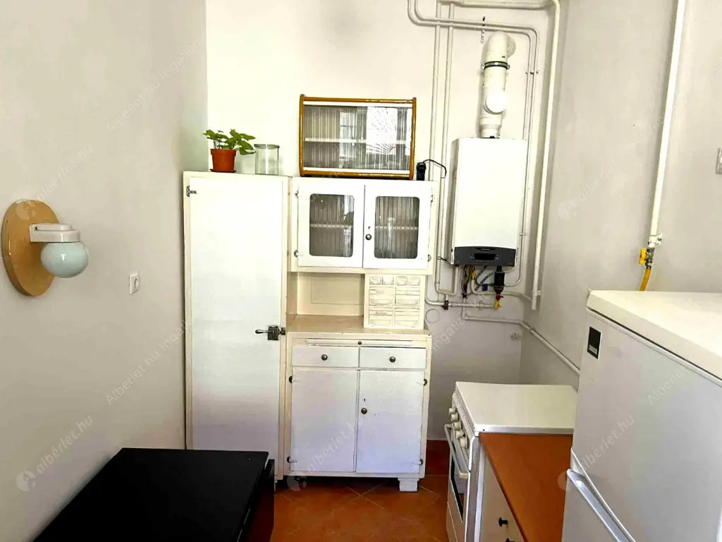 Kiadó albérlet 240000 Ft/hó áron: Budapest, VII. kerület  Péterfy Sándor utca. Mérete: 60 nm, 2 szobás | Alberlet.hu - 6599415