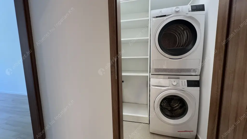 Kiadó albérlet 399000 Ft/hó áron: Budapest, VII. kerület  Péterfy Sándor utca. Mérete: 88 nm, 3 szobás | Alberlet.hu - 6561966