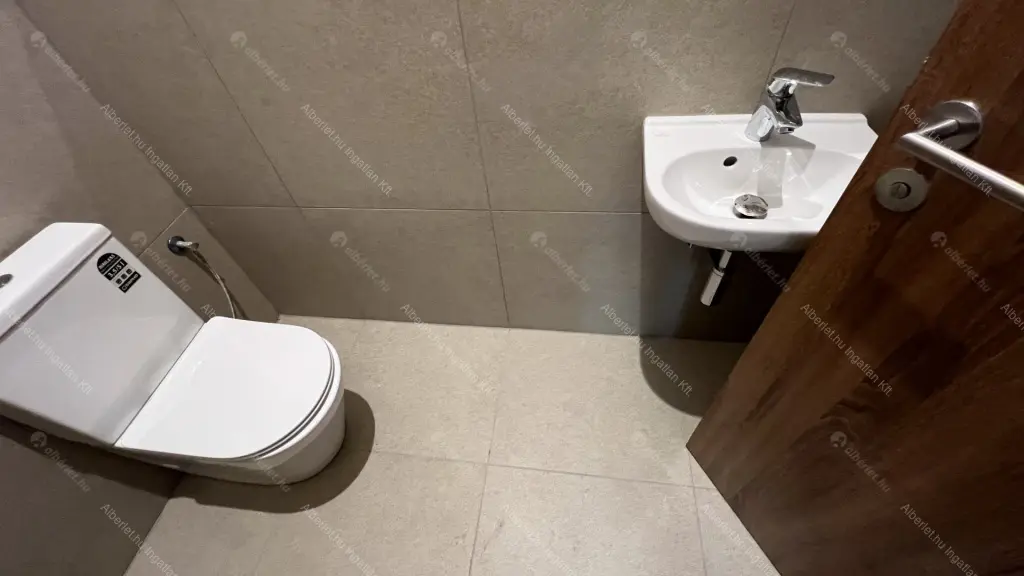 Kiadó albérlet 350000 Ft/hó áron: Budapest, VII. kerület  Péterfy Sándor utca. Mérete: 88 nm, 3 szobás | Alberlet.hu - 6651720