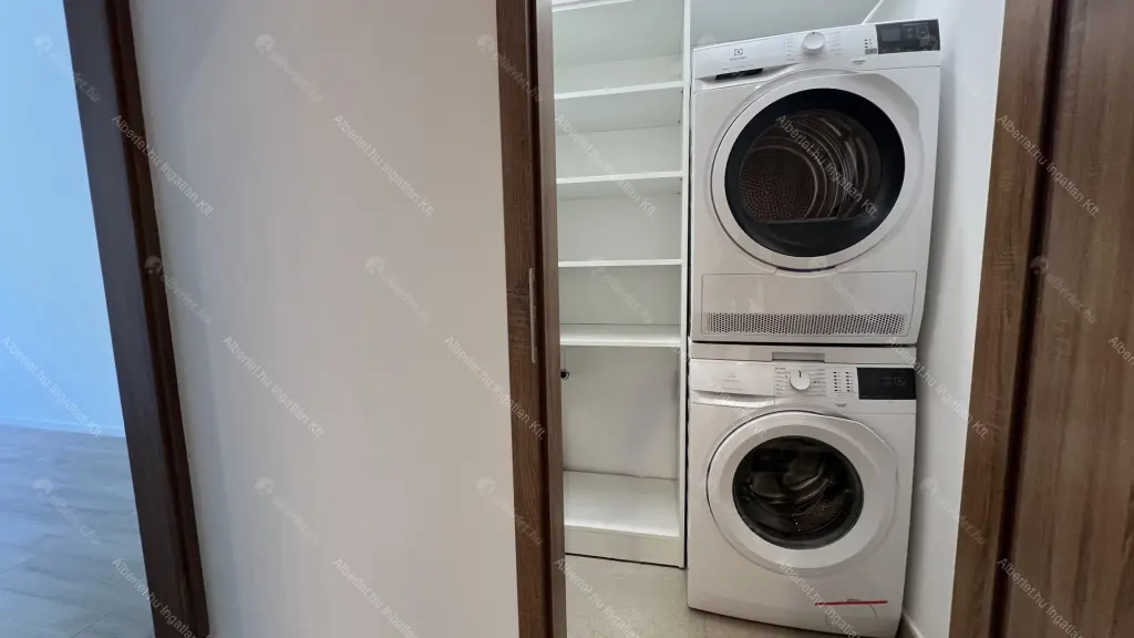 Kiadó albérlet 350000 Ft/hó áron: Budapest, VII. kerület  Péterfy Sándor utca. Mérete: 88 nm, 3 szobás | Alberlet.hu - 6651722