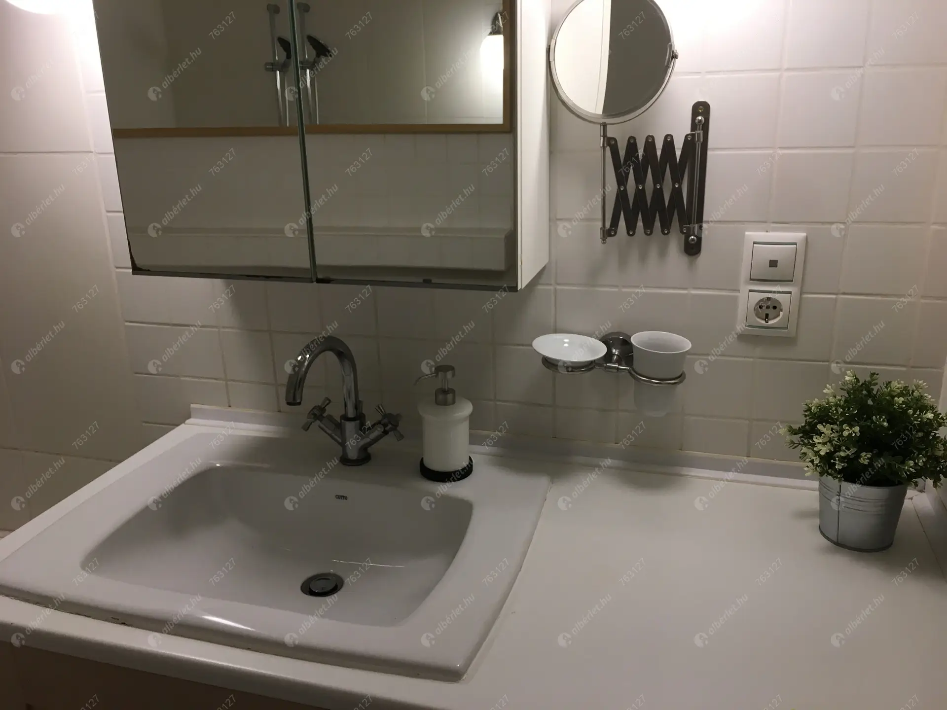 Kiadó albérlet 140000 Ft/hó áron: Budapest, VII. kerület  Rákóczi út. Mérete: 110 nm, 4 szobás | Alberlet.hu - 6491762