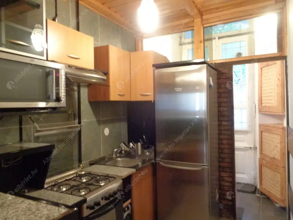 Kiadó albérlet 198000 Ft/hó áron: Budapest, VII. kerület  Rákóczi út. Mérete: 38 nm, 1 szobás | Alberlet.hu - 6591392
